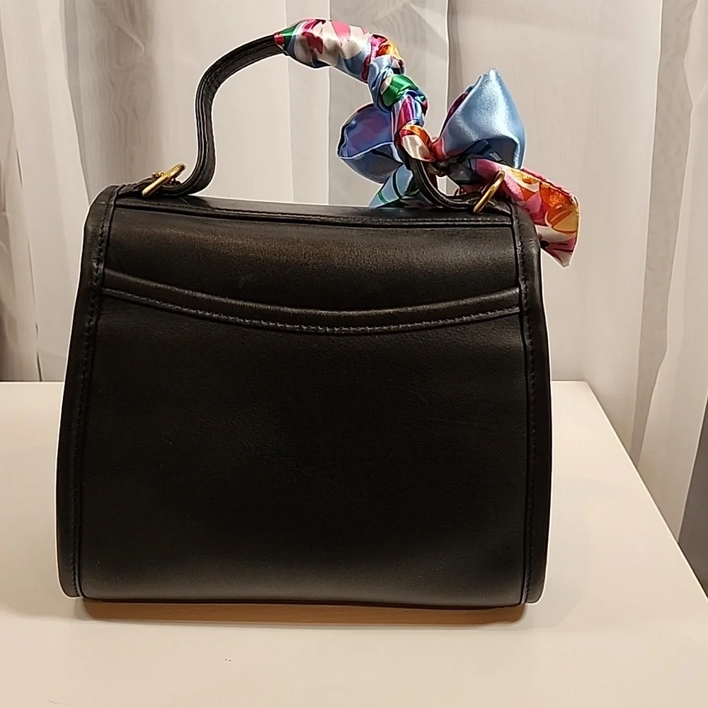 Sold Vintage Coach Regina #9983 - Picture 8 of 17